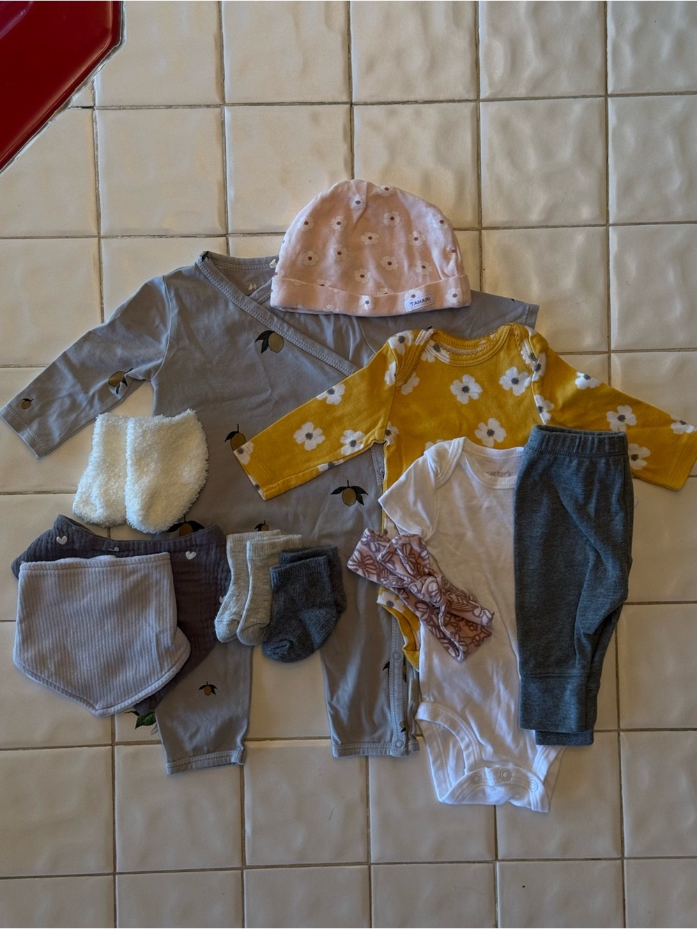 newborn clothing & accessories bundle